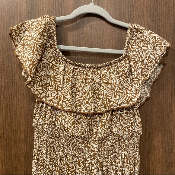 Old Navy Brown Print Off-Shoulder Maxi Dress Size Small Cinched Ruffled Smocked - Picture 5 of 14